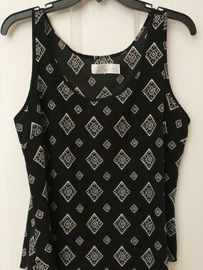 Time and Tru Black Tank Top with White Geometric Print, Large